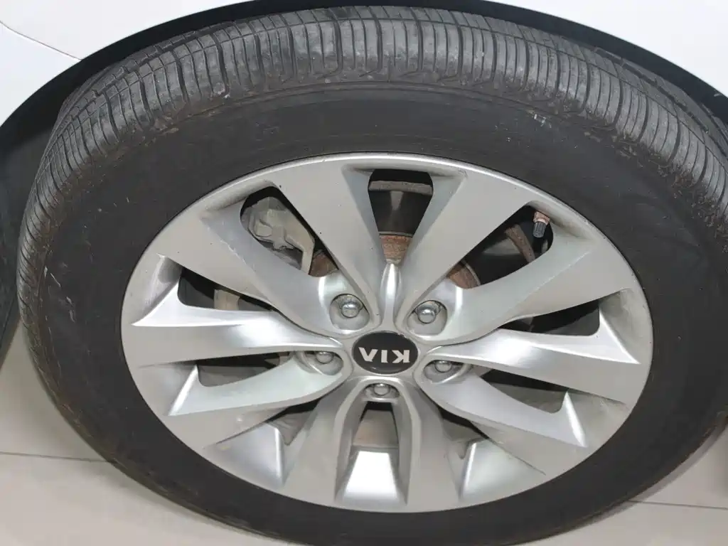 Kia K5 — миниатюра 21