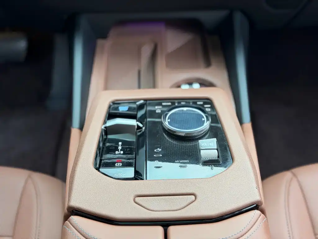 BMW i5 — миниатюра 11