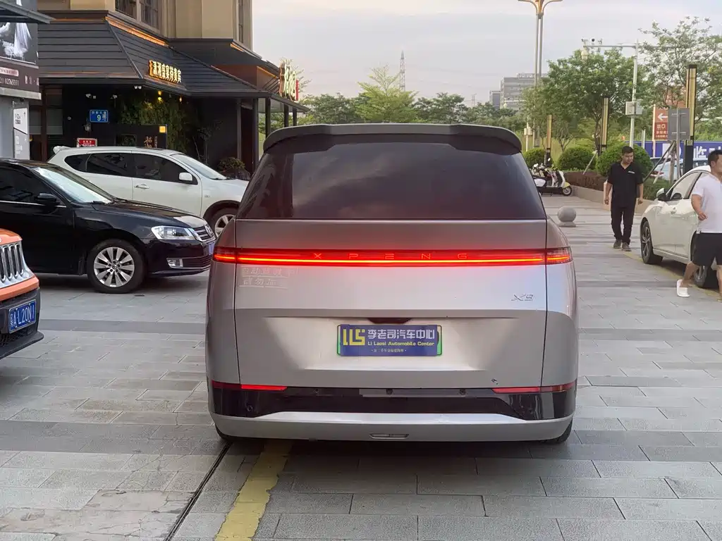 XPeng X9 — миниатюра 4