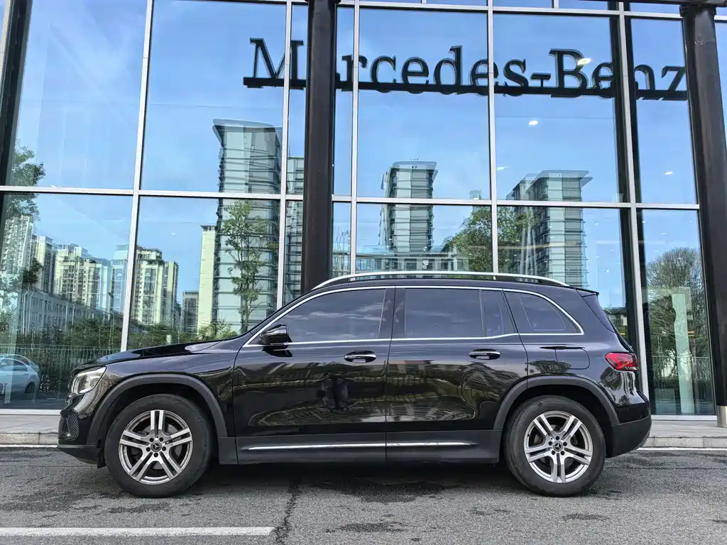 Mercedes-Benz GLB — миниатюра 12