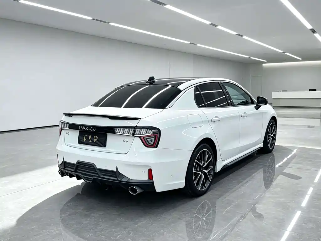 Lynk & Co 03 — миниатюра 7