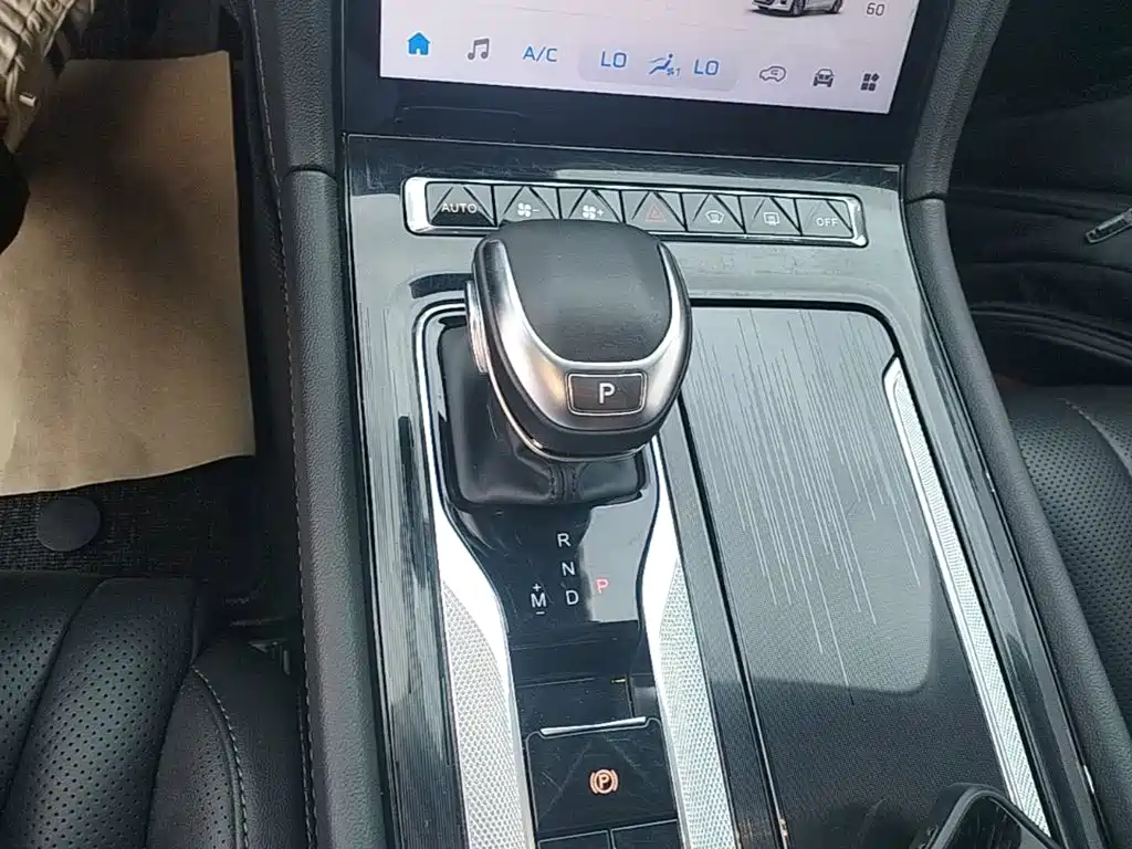 Hongqi Hongqi H5 — миниатюра 14