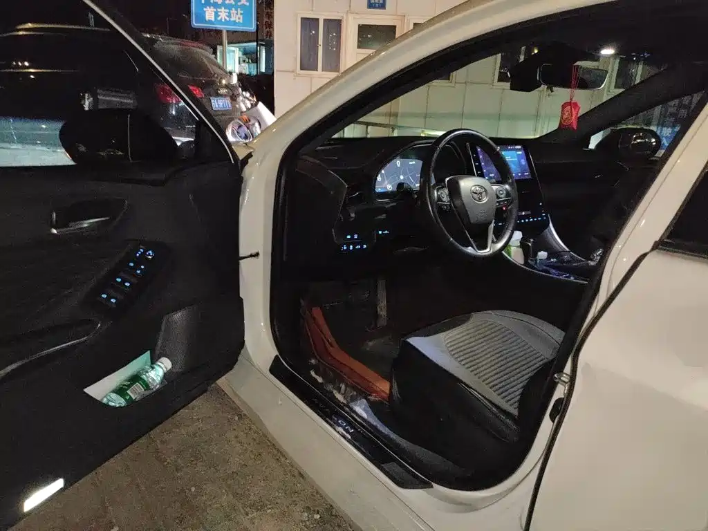 Toyota Avalon — миниатюра 12