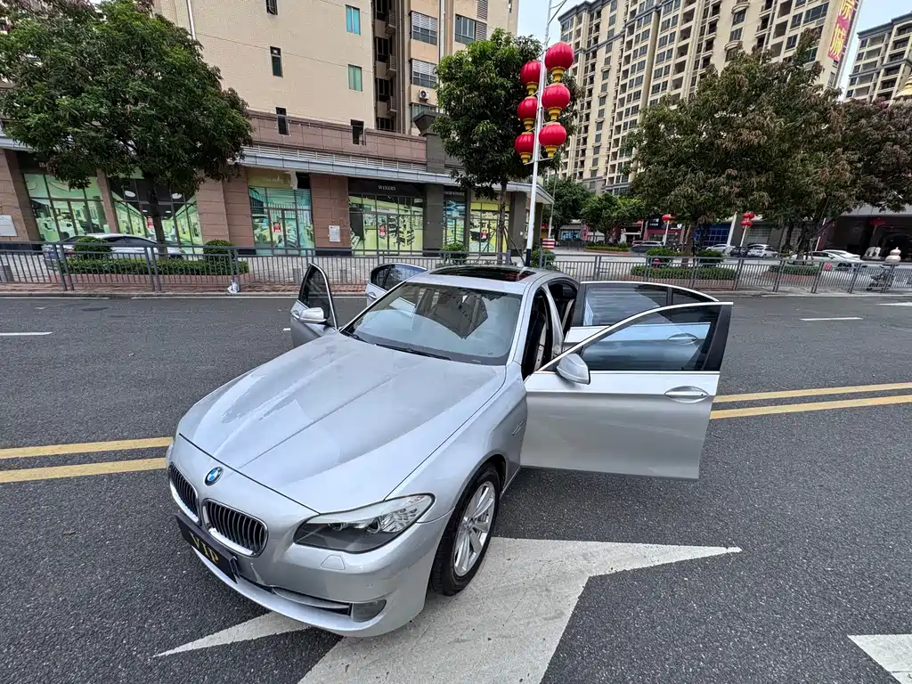 BMW 5 Series — миниатюра 16