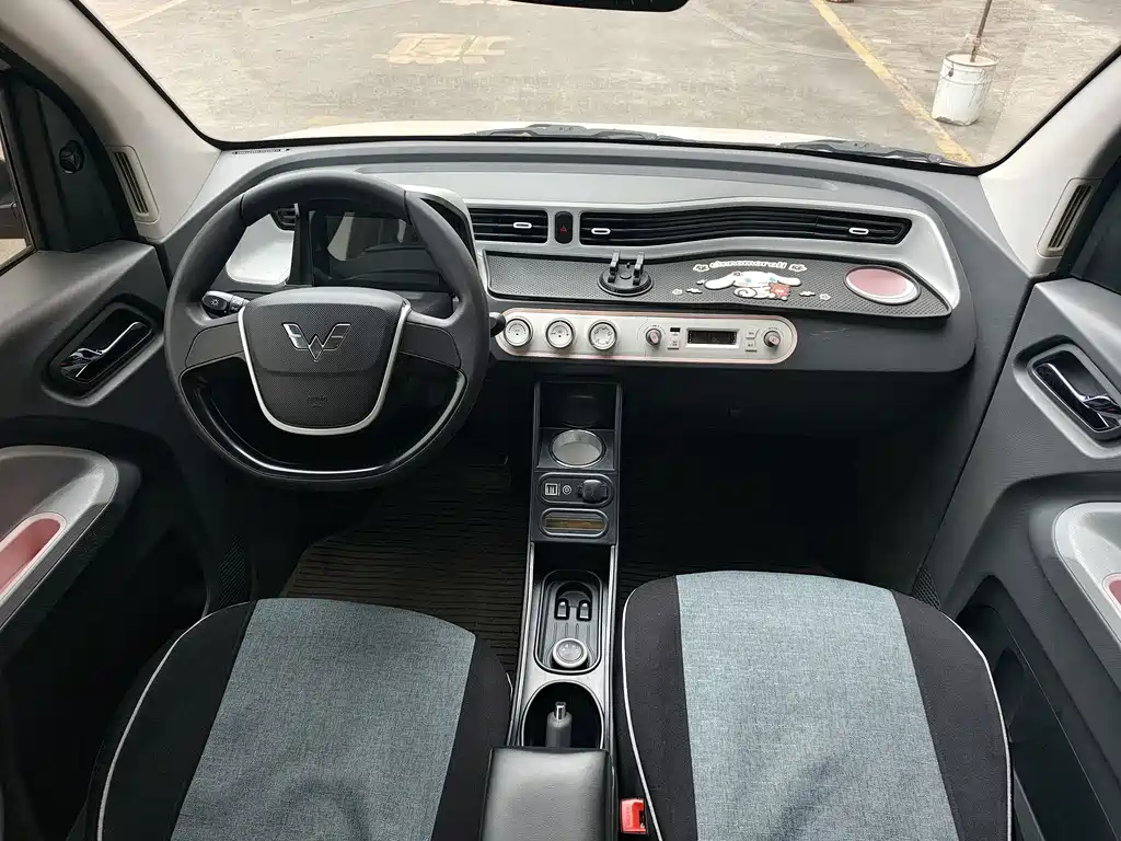 Wuling MINIEV — миниатюра 8
