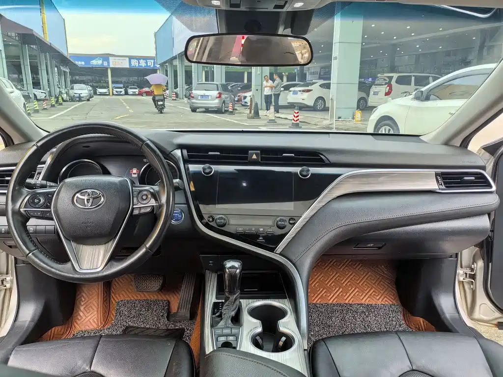 Toyota Camry — миниатюра 8