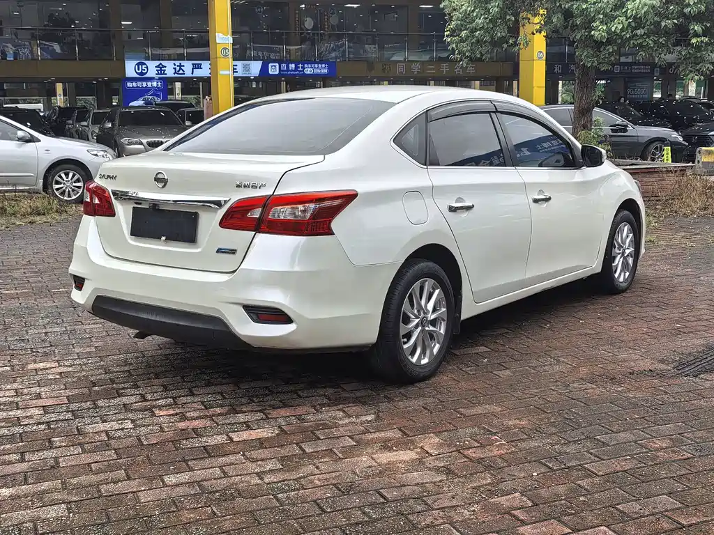 Nissan Sylphy — миниатюра 6