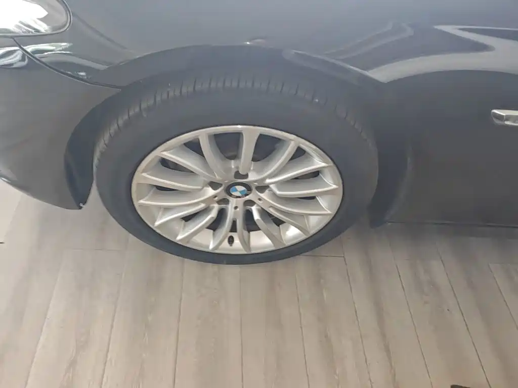 BMW 5 Series — миниатюра 23
