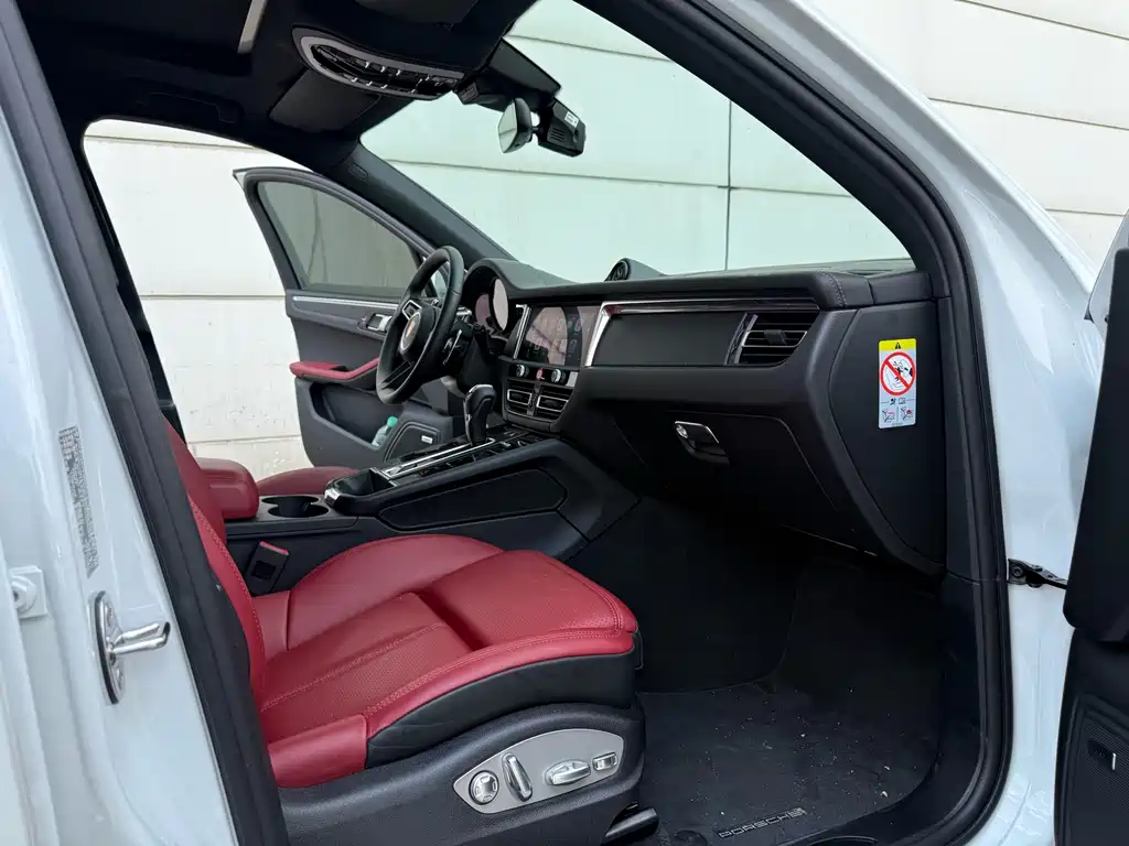 Porsche Macan — миниатюра 5