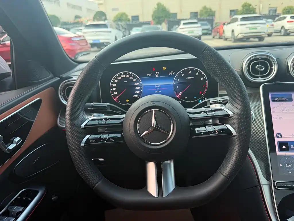 Mercedes-Benz C-Class — миниатюра 13