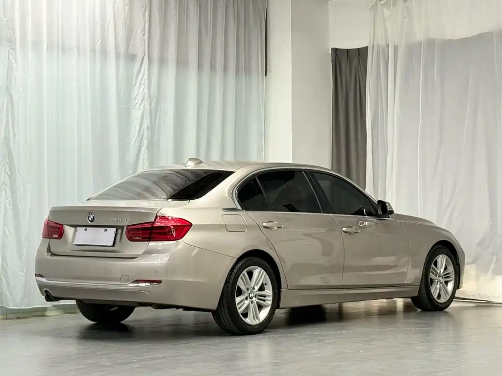 BMW 3 Series — миниатюра 3