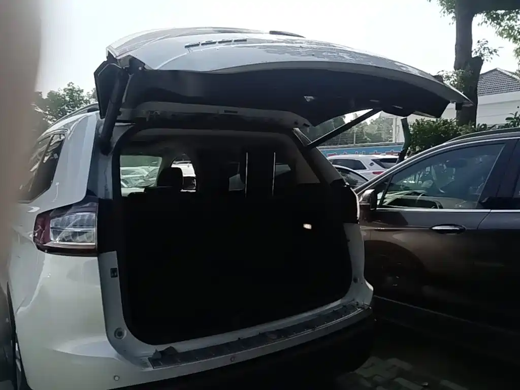 Ford Edge — миниатюра 19