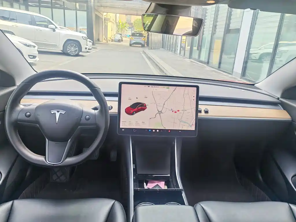 Tesla Model 3 — миниатюра 8