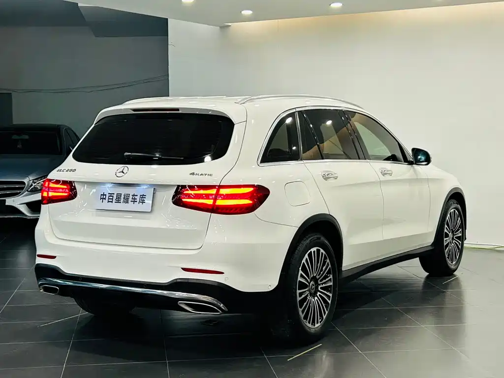 MERCEDES-BENZ GLC