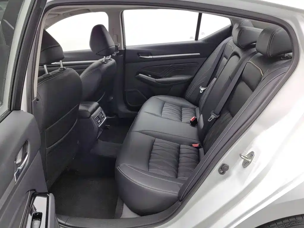 Nissan Teana — миниатюра 15