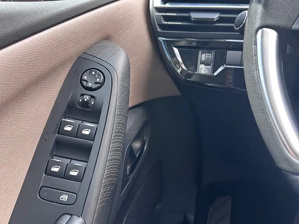 Citroen C4 Picasso — миниатюра 7