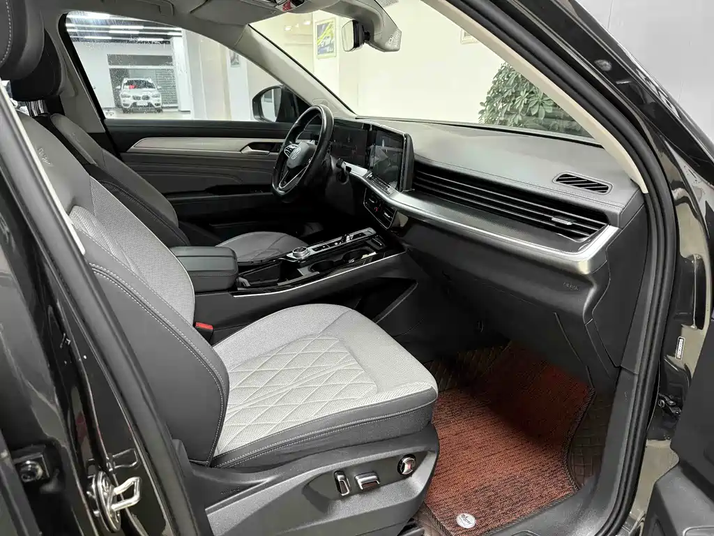 Volkswagen Tavendor 2024 380TSI R-Line