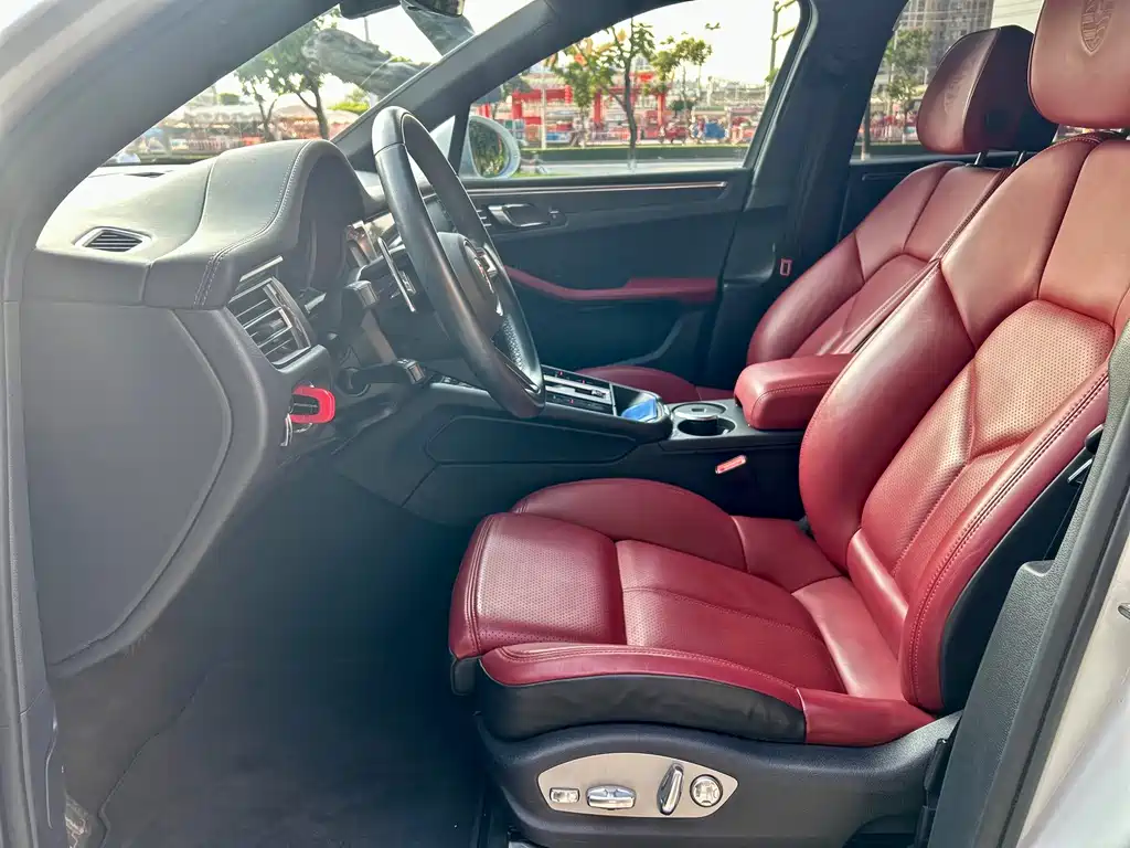 Porsche Macan — миниатюра 10