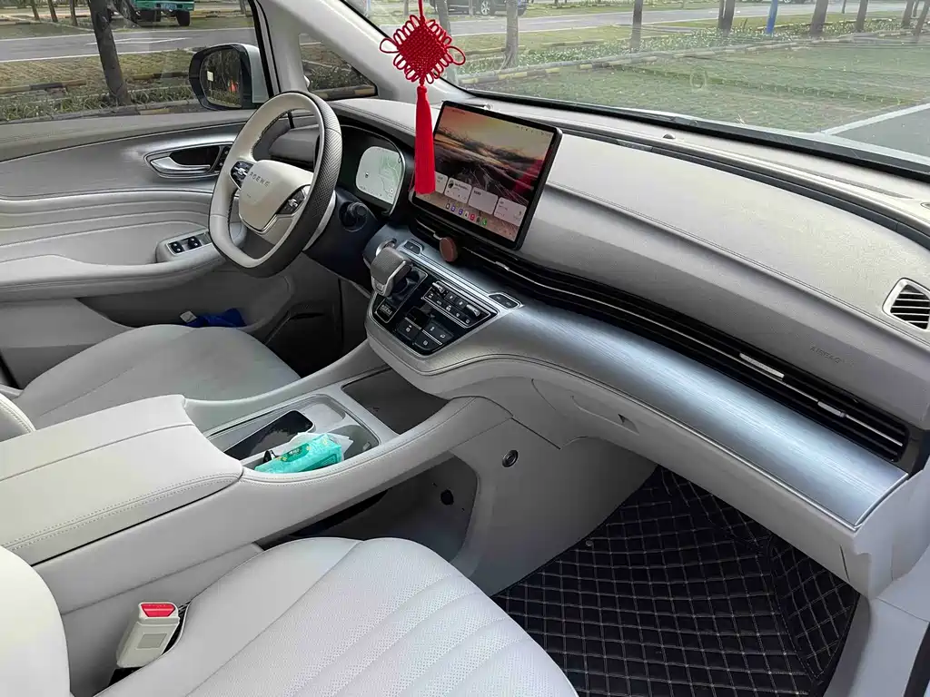 Roewe iMAX8 New Energy — миниатюра 8