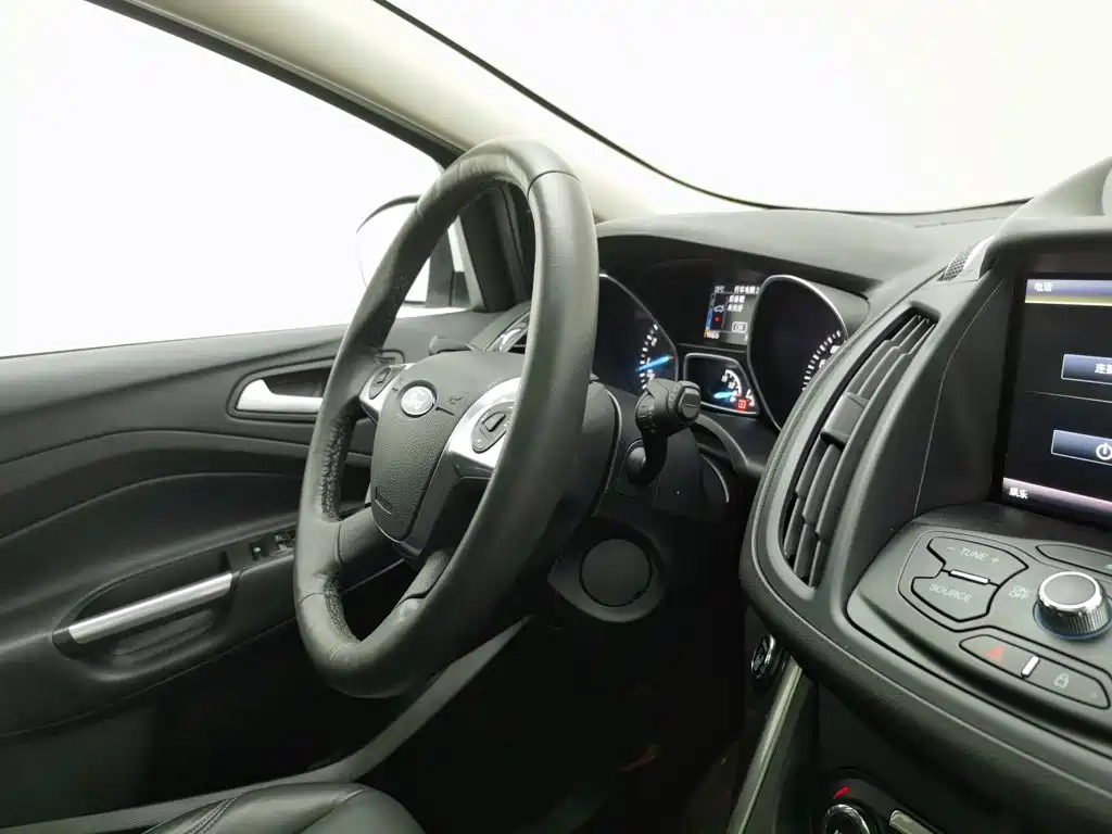 Ford Kuga — миниатюра 22