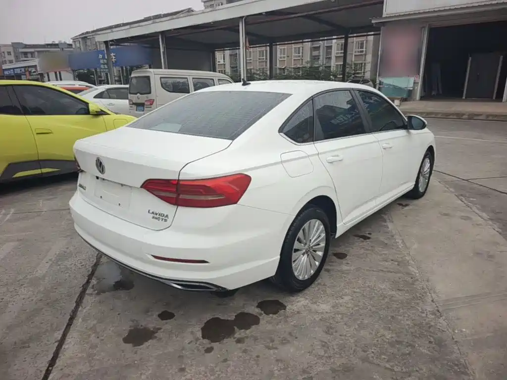 Volkswagen Lavida — миниатюра 7