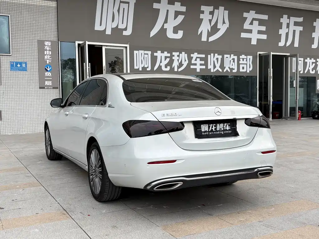 MERCEDES-BENZ E CLASS