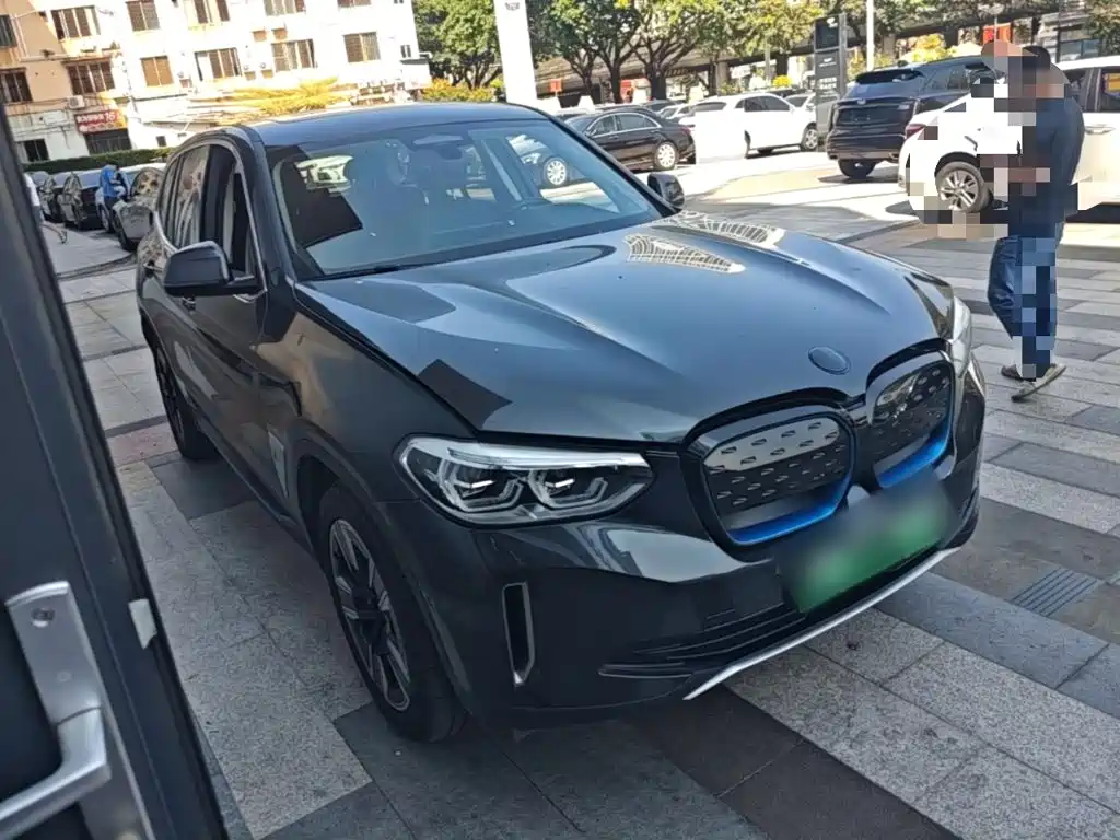 BMW iX3 — миниатюра 4