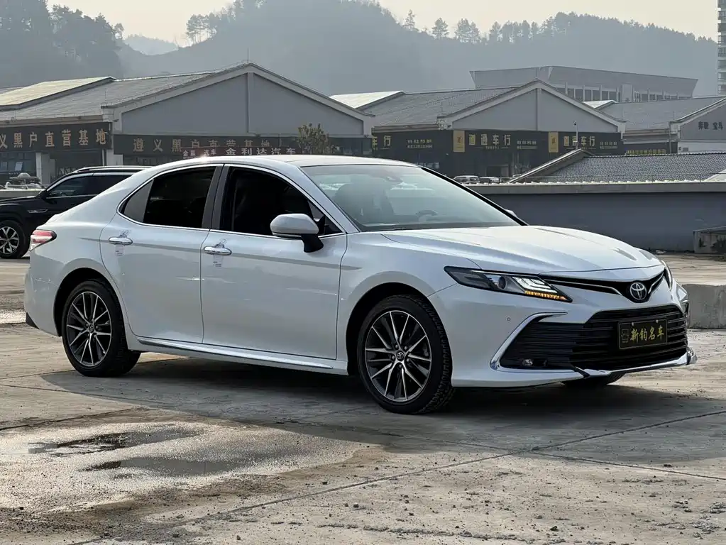 TOYOTA CAMRY