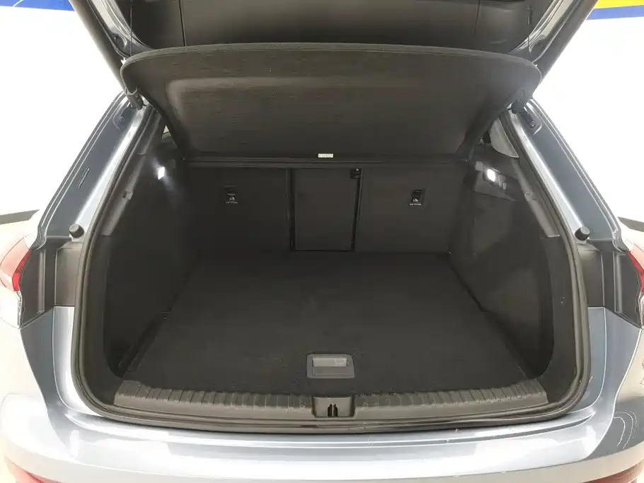 Audi Q4 e-tron — миниатюра 4
