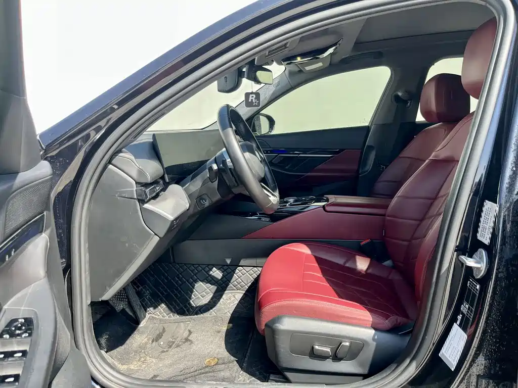 BMW 5 Series — миниатюра 8