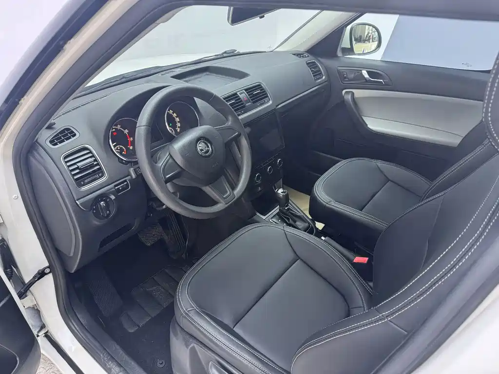 Skoda Yeti TSI280 DSG Forward Edition, фото 9