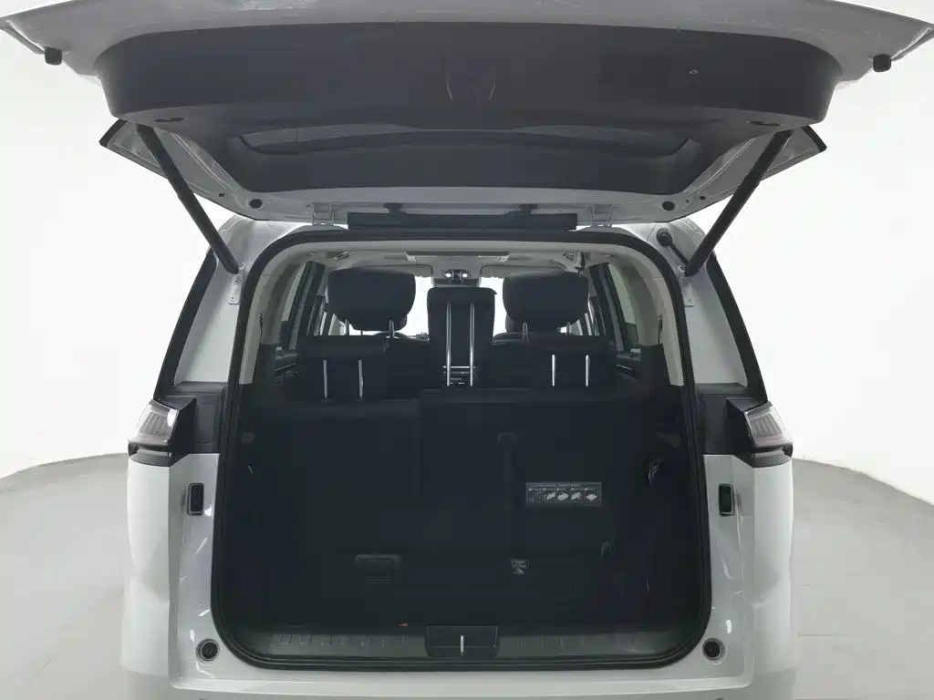 GAC Motor Trumpchi E8 PHEV — миниатюра 16