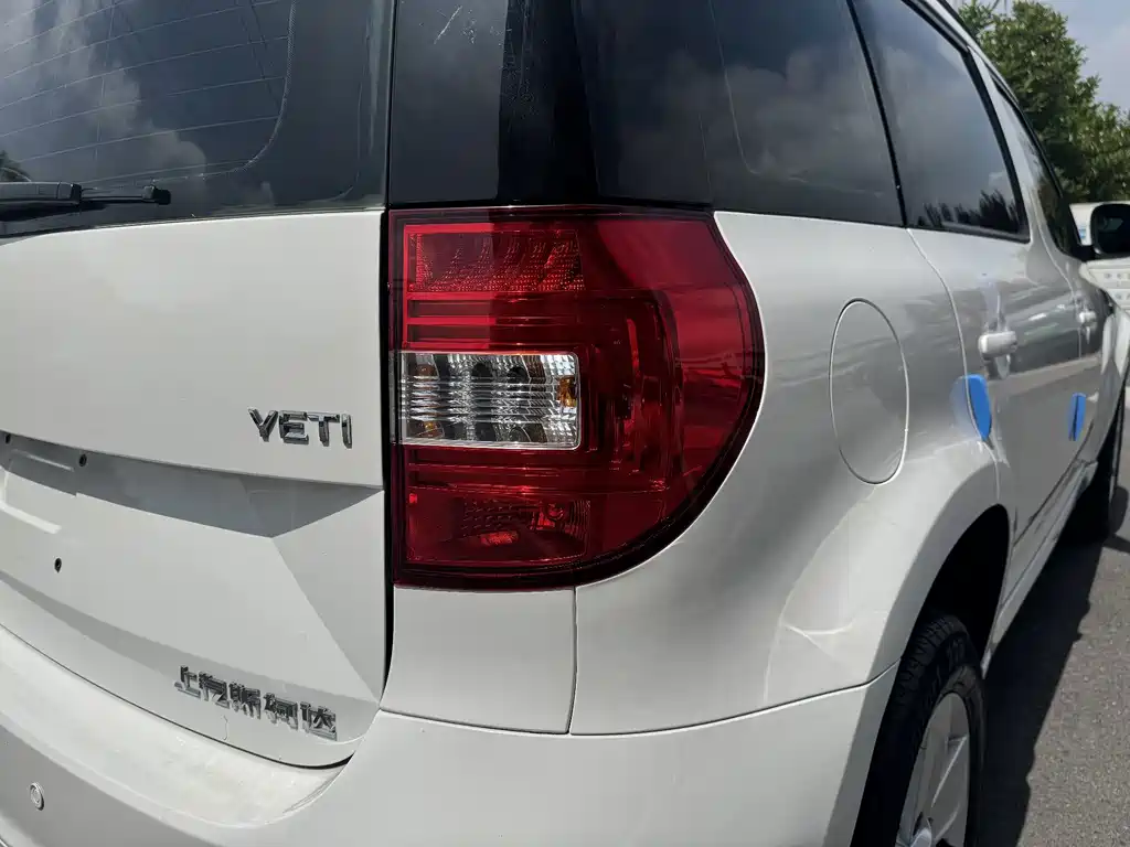 Skoda Yeti TSI280 DSG Forward Edition, фото 29