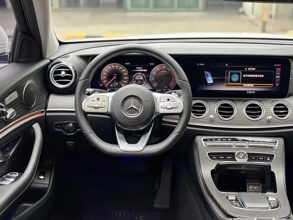 MERCEDES-BENZ E CLASS