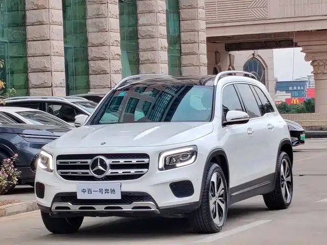 MERCEDES-BENZ GLB