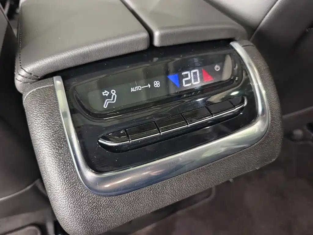 Buick Enclave — миниатюра 23
