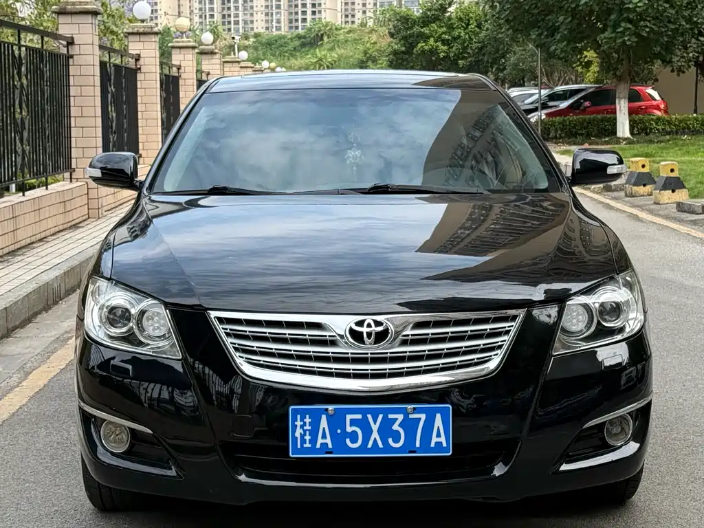 Toyota Camry — миниатюра 2