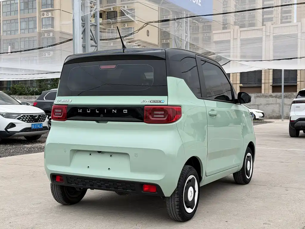 Wuling MINIEV — миниатюра 4