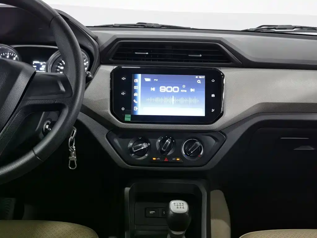Wuling Hongguang — миниатюра 12