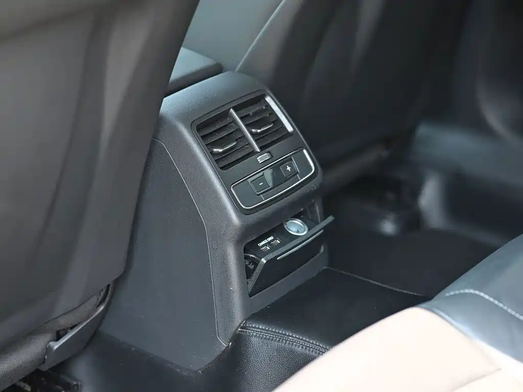 Audi A4L — миниатюра 14