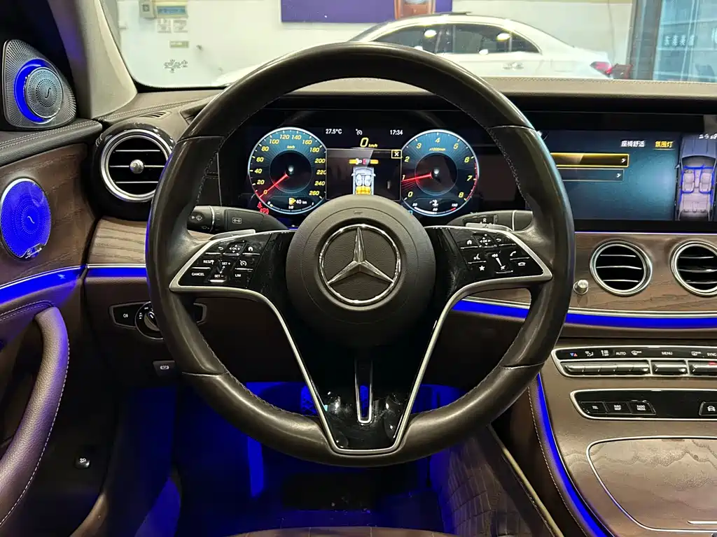 MERCEDES-BENZ E CLASS