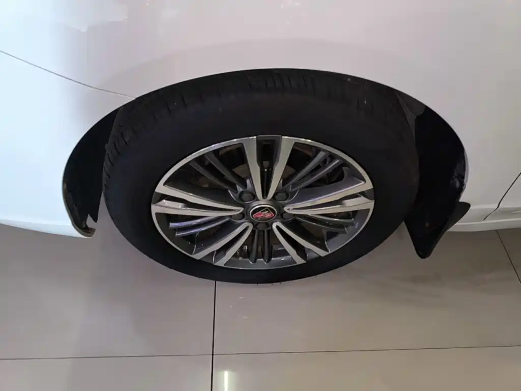 Roewe i5 — миниатюра 23
