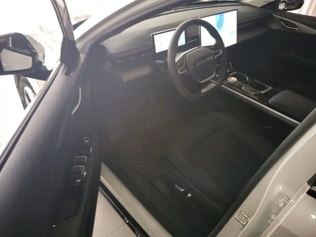 Wuling Xingguang — миниатюра 16