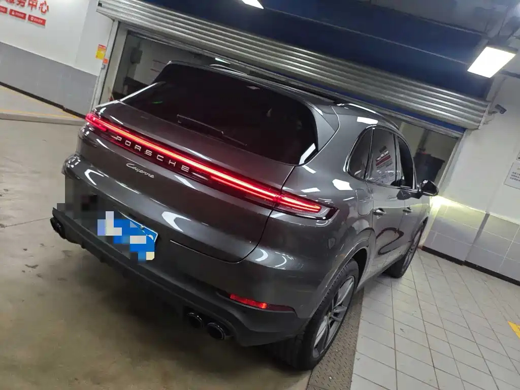 Porsche Cayenne — миниатюра 4