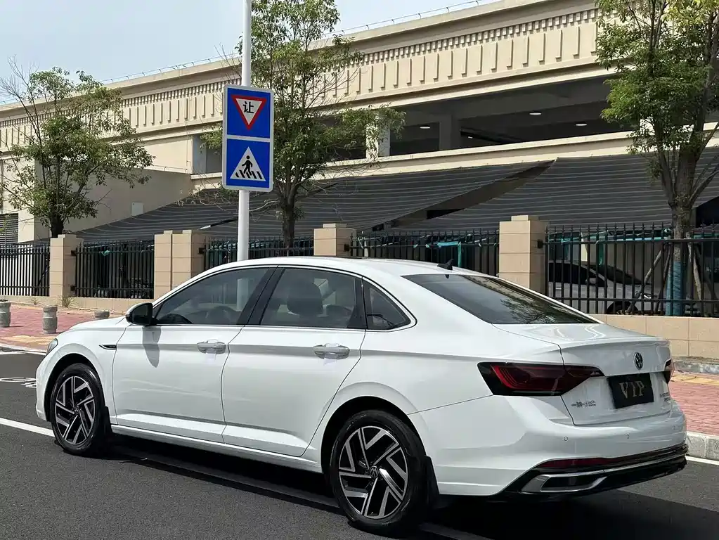 Volkswagen Sagitar — миниатюра 7