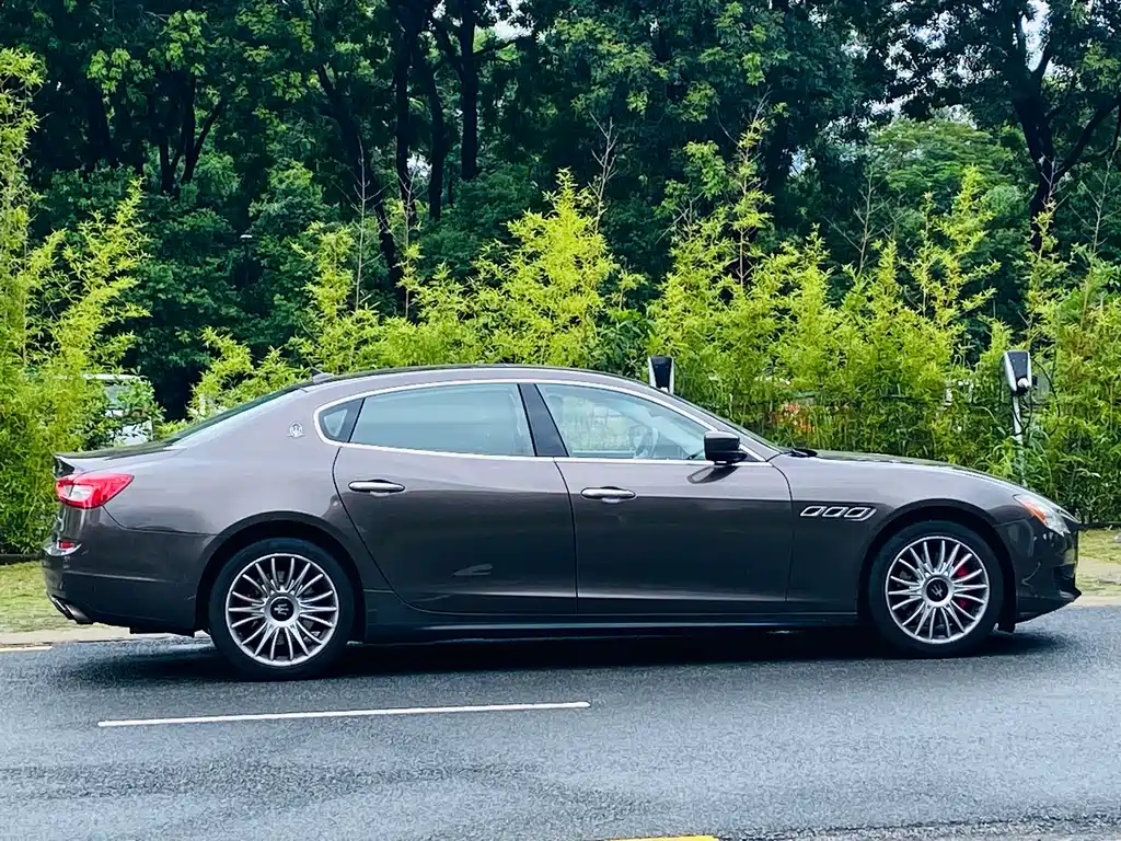 Maserati Quattroporte — миниатюра 4