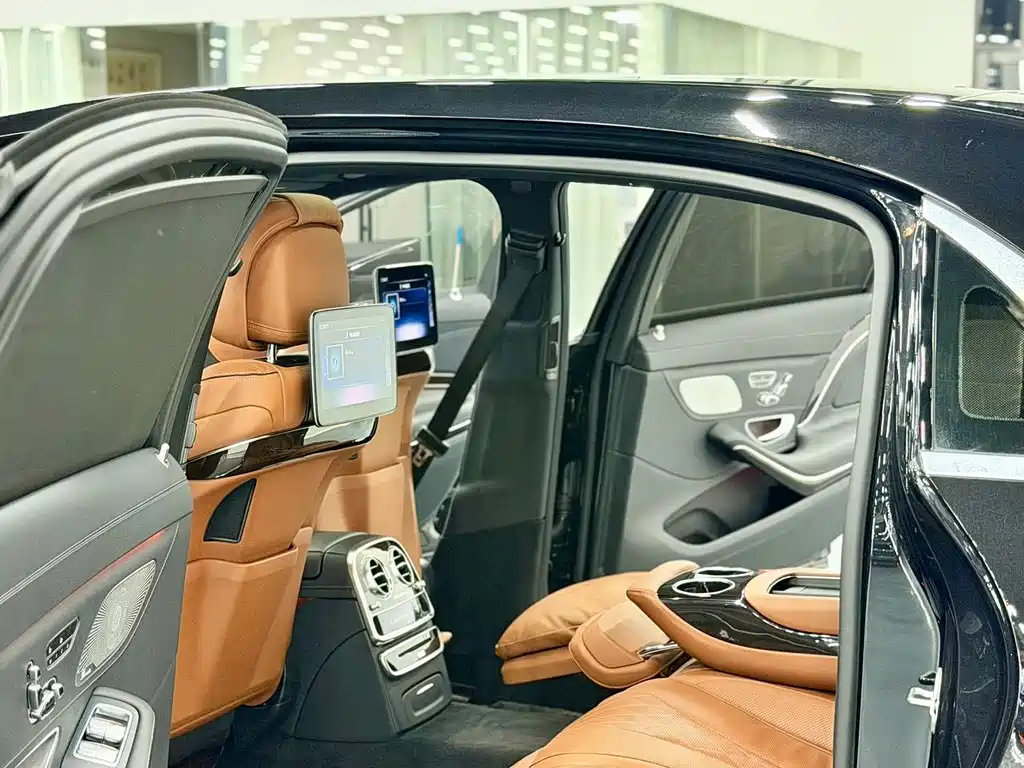 Mercedes-Benz S-Class — миниатюра 7