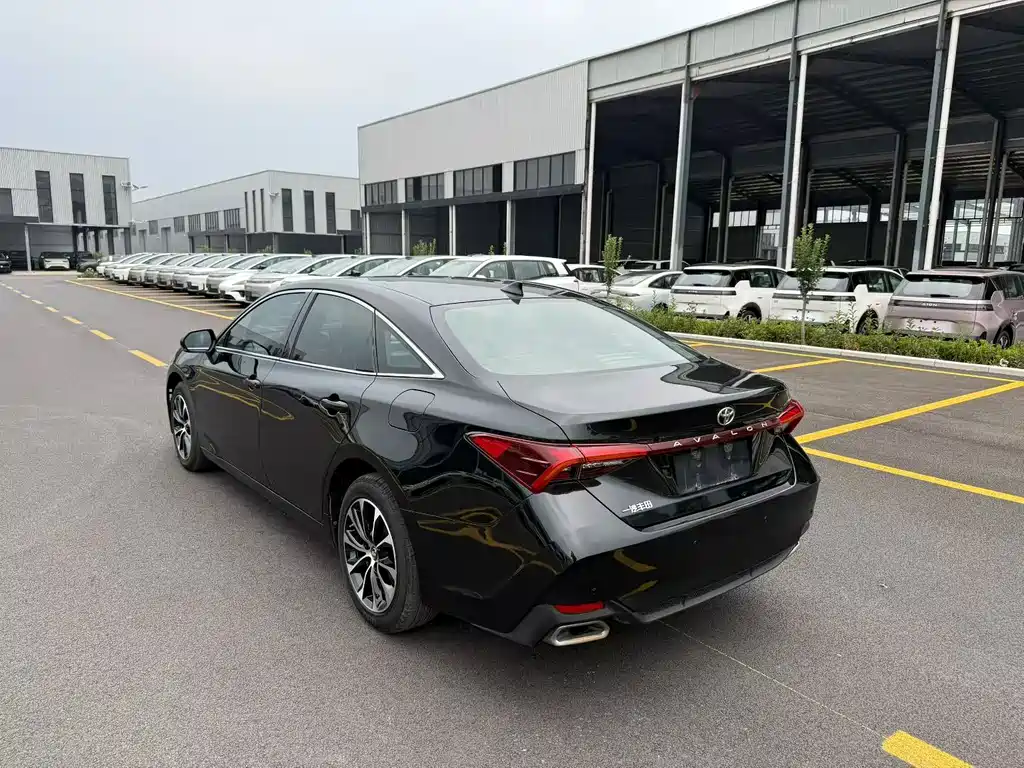 Toyota Avalon — миниатюра 6