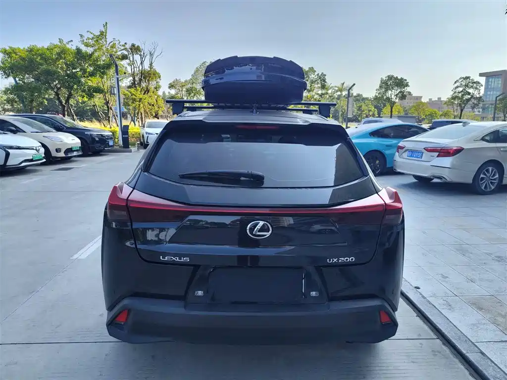 Lexus UX — миниатюра 8