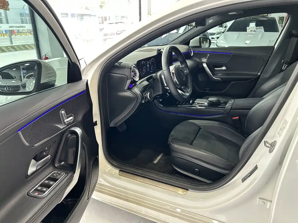 MERCEDES-BENZ A CLASS